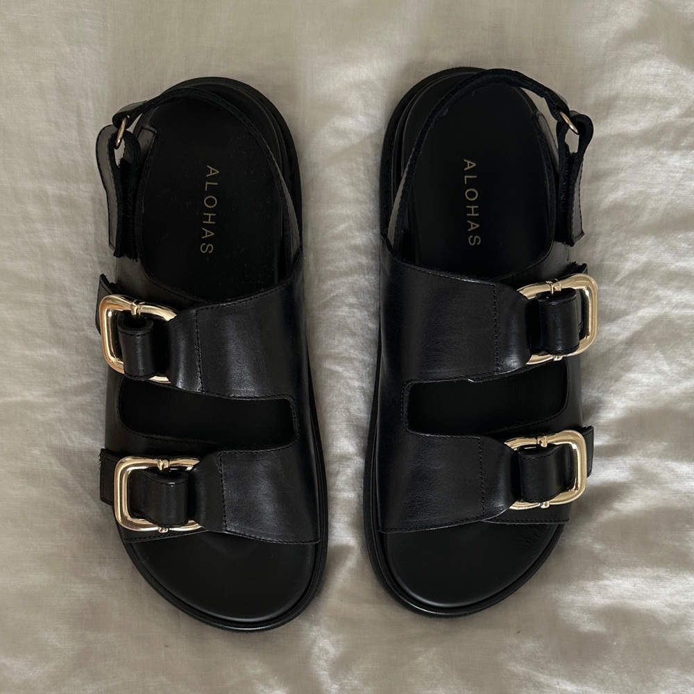 Alohas Harper Black Leather Sandal - size 39 never worn!